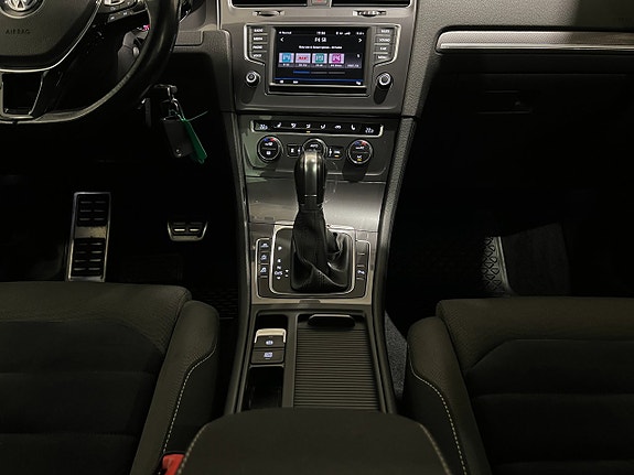 Volkswagen Golf Alltrack 16 of 26