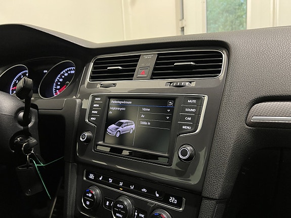 Volkswagen Golf Alltrack 21 of 26