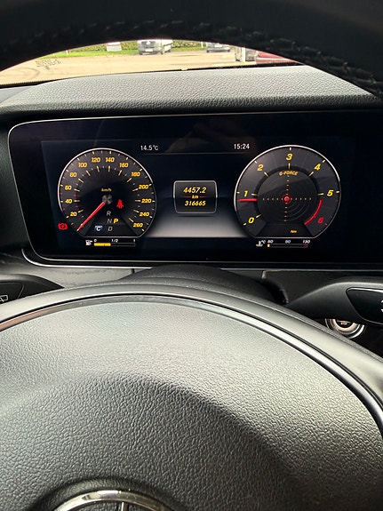Mercedes-Benz E220 d 8 of 11