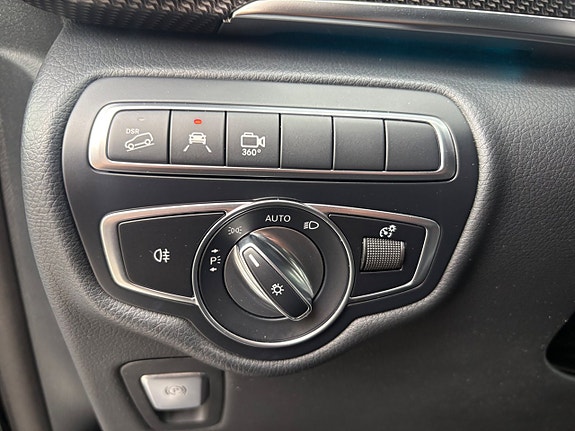 Mercedes-Benz V300 20 of 30