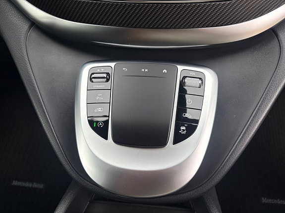 Mercedes-Benz V300 17 of 30