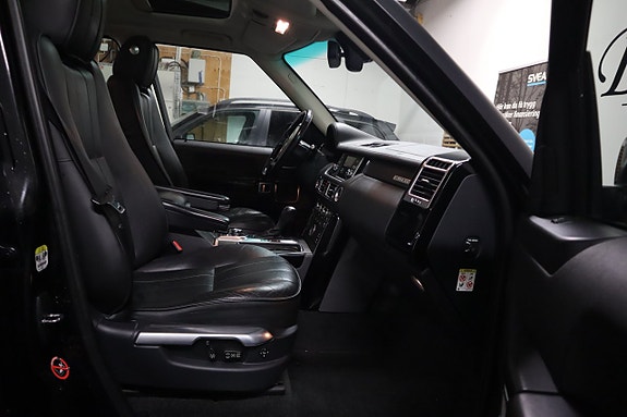 Land Rover Range Rover 21 of 28