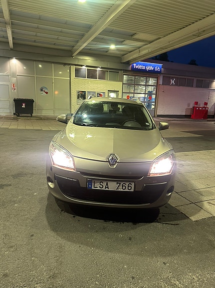 Renault Megane III 6 of 9