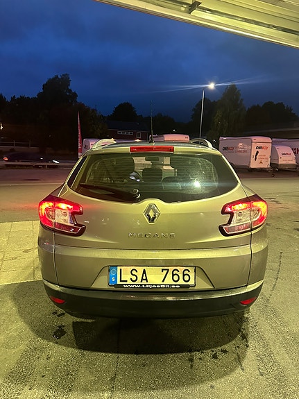 Renault Megane III 2 of 9