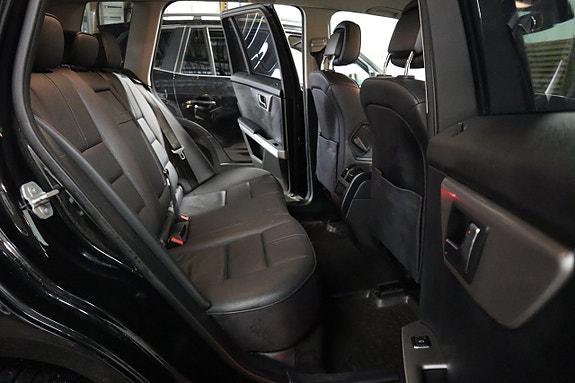 Mercedes-Benz GLK350 11 of 13