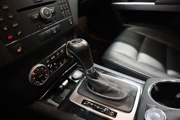 Mercedes-Benz GLK350 7 of 13