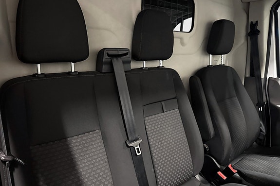 Ford Transit 10 of 17