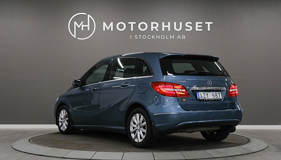 Mercedes-Benz B180 4 of 14