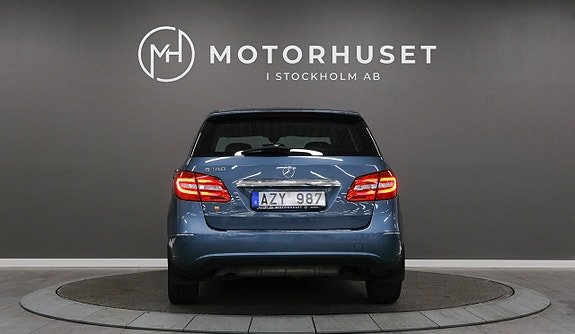 Mercedes-Benz B180 5 of 14