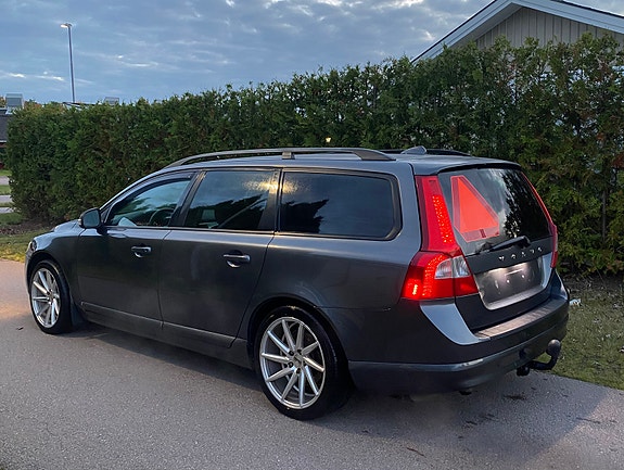 Volvo V70 4 of 7