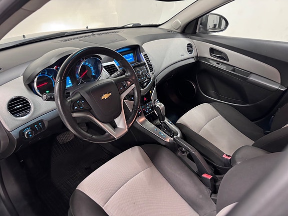 Chevrolet Cruze 8 of 17