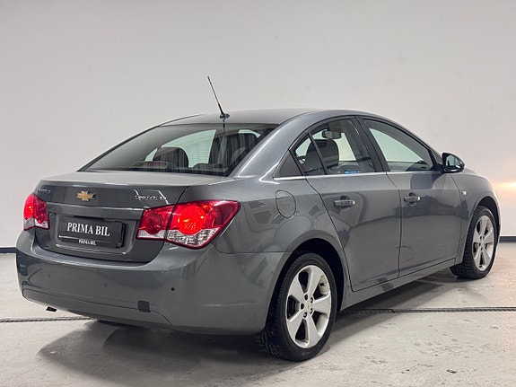 Chevrolet Cruze 4 of 17