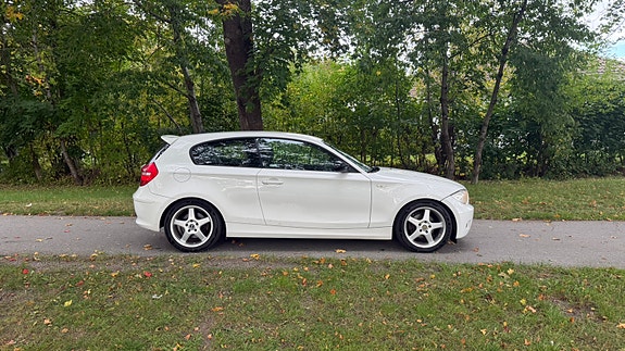 BMW 118d 4 of 11