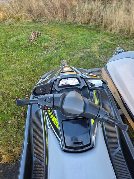 Yamaha Waverunner VXS 1800 3 of 4