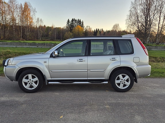 Nissan X-Trail 2 of 6