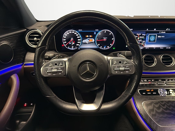 Mercedes-Benz E220 11 of 18