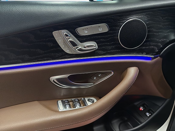 Mercedes-Benz E220 9 of 18