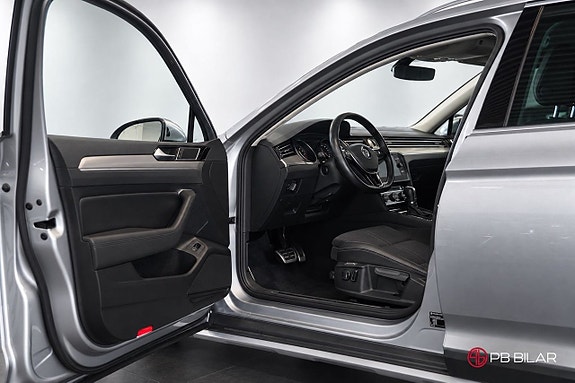Volkswagen Passat Alltrack 14 of 30