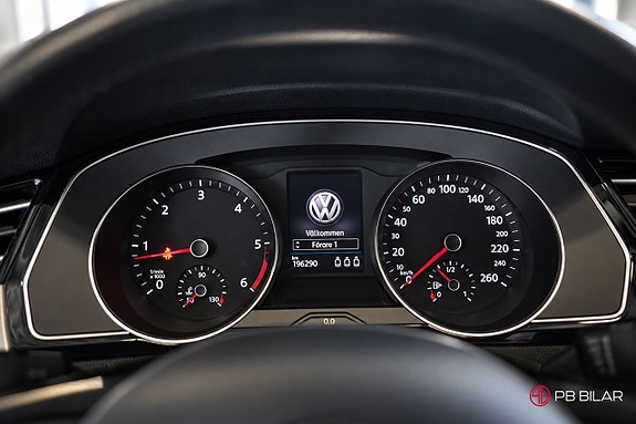 Volkswagen Passat Alltrack 30 of 30