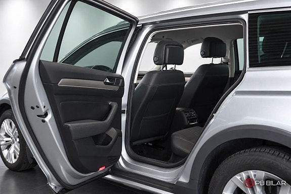 Volkswagen Passat Alltrack 15 of 30