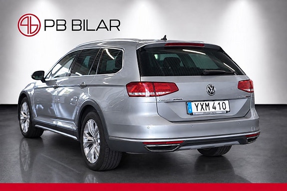 Volkswagen Passat Alltrack 4 of 30