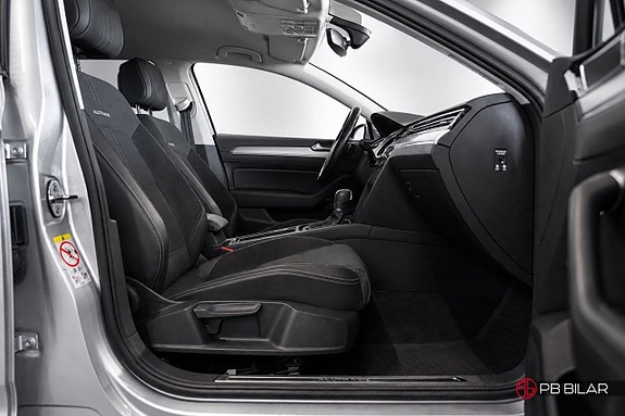 Volkswagen Passat Alltrack 18 of 30