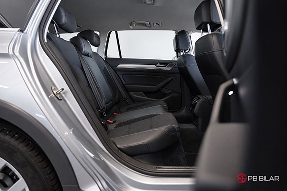 Volkswagen Passat Alltrack 25 of 30