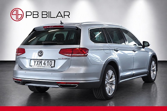 Volkswagen Passat Alltrack 10 of 30