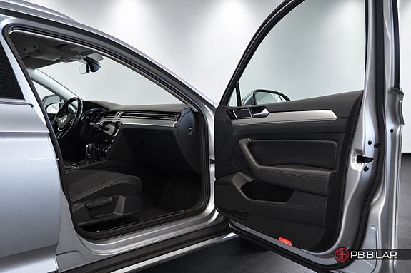 Volkswagen Passat Alltrack 19 of 30