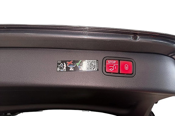 Mercedes-Benz C300 e 23 of 24