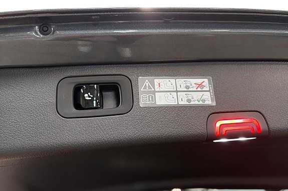 Mercedes-Benz C300 e 24 of 24
