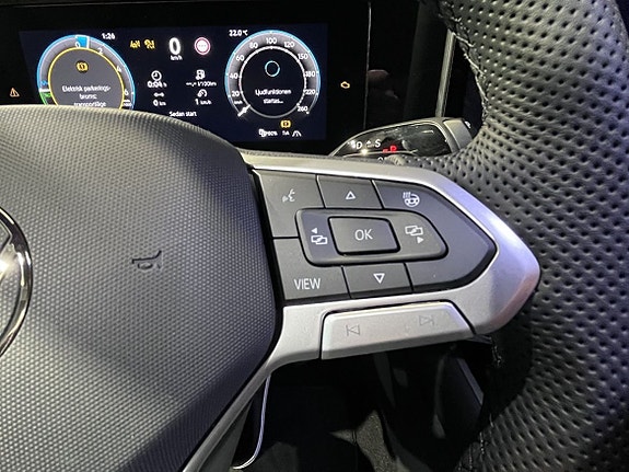Volkswagen Passat 16 of 17