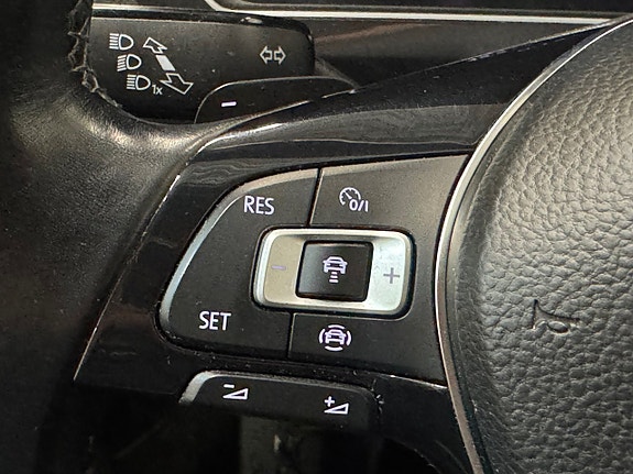 Volkswagen Tiguan 16 of 25