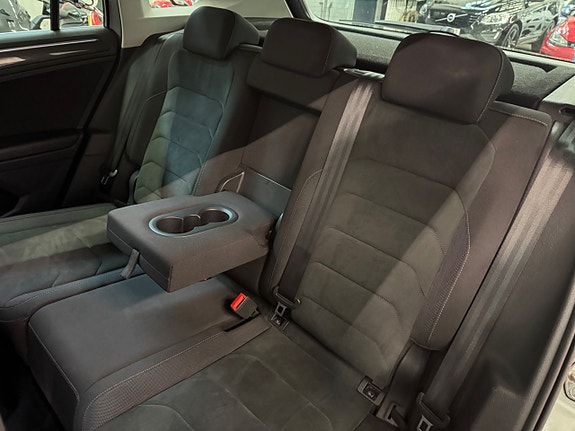 Volkswagen Tiguan 12 of 25
