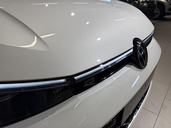 Volkswagen Passat 4 of 26