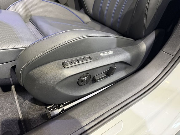 Volkswagen Passat 15 of 26