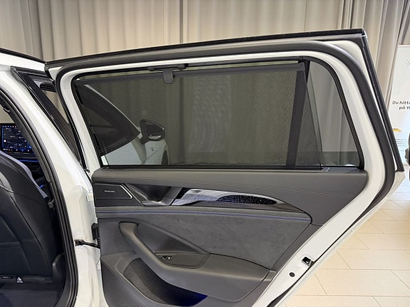 Volkswagen Passat 24 of 26