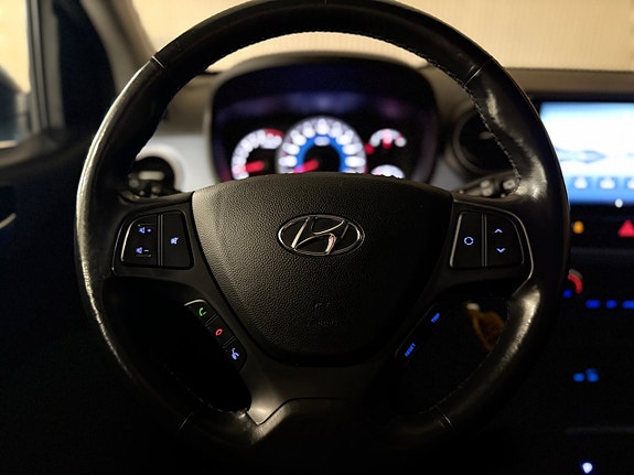 Hyundai i10 16 of 19