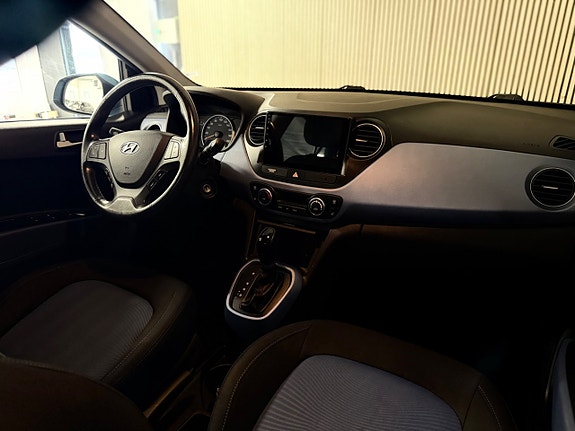 Hyundai i10 14 of 19