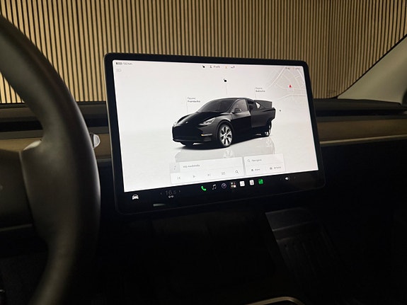 Tesla Model Y 18 of 26