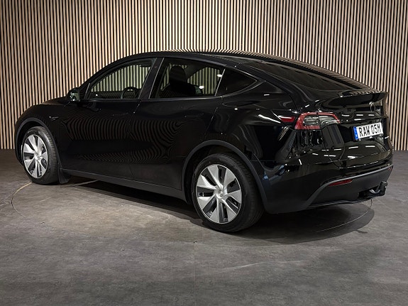 Tesla Model Y 6 of 26