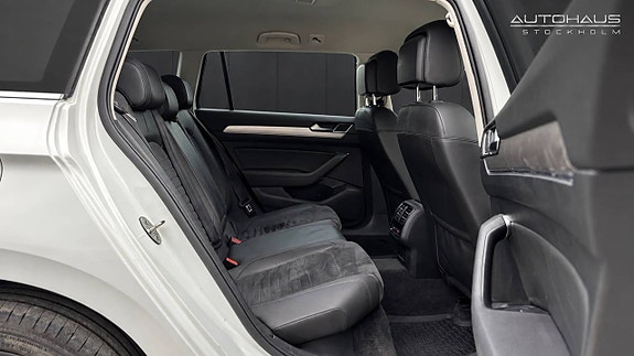 Volkswagen Passat 17 of 23