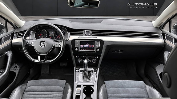 Volkswagen Passat 14 of 23