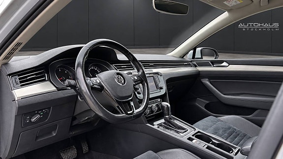 Volkswagen Passat 11 of 23