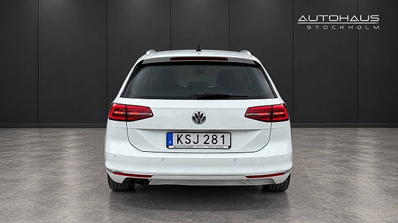 Volkswagen Passat 5 of 23