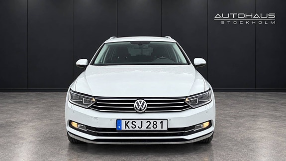 Volkswagen Passat 2 of 23