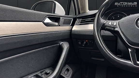 Volkswagen Passat 23 of 23