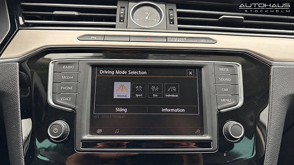 Volkswagen Passat 22 of 23