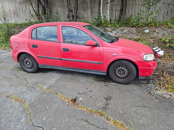 Opel Astra 2 of 7