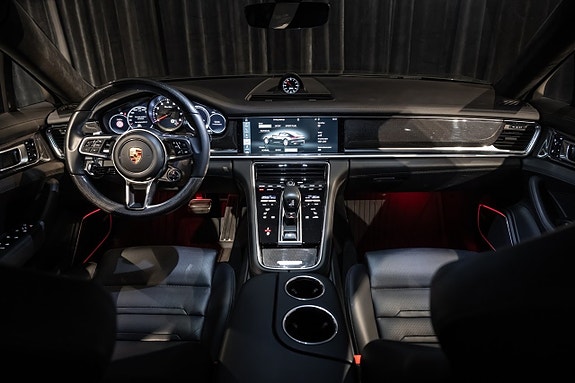 Porsche Panamera Turbo 10 of 23